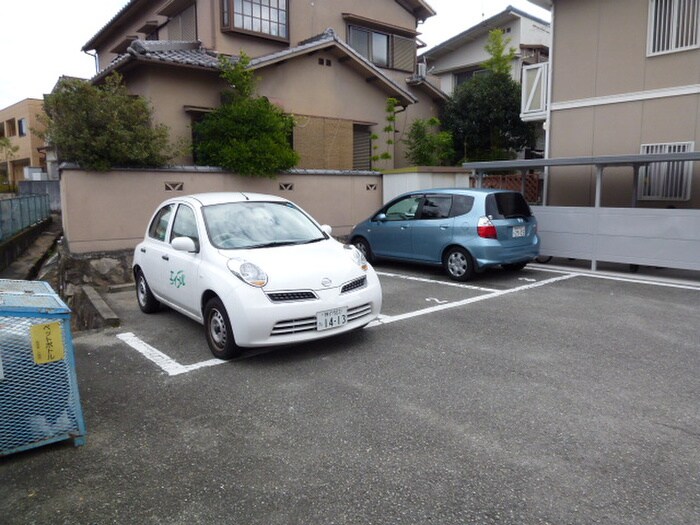 コ－ポ鼓滝Ａ棟Ｂ棟の物件外観写真