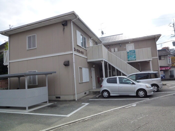 コ－ポ鼓滝Ａ棟Ｂ棟の物件外観写真