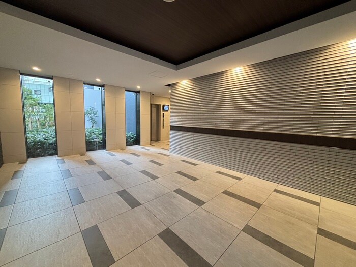 ﾚｼﾞｭｰﾙｱｯｼｭｳｴｽﾄﾚｼﾞｽの物件外観写真