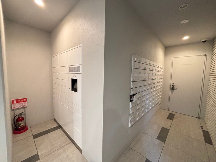 ﾚｼﾞｭｰﾙｱｯｼｭｳｴｽﾄﾚｼﾞｽの物件外観写真