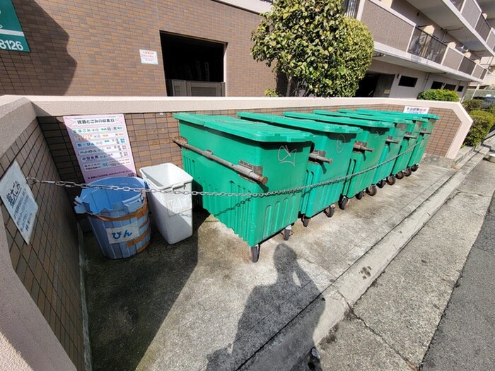 サザンコ－ト石津の物件外観写真