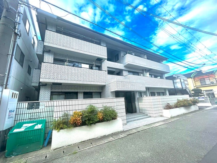 クリスタルパレスの物件外観写真