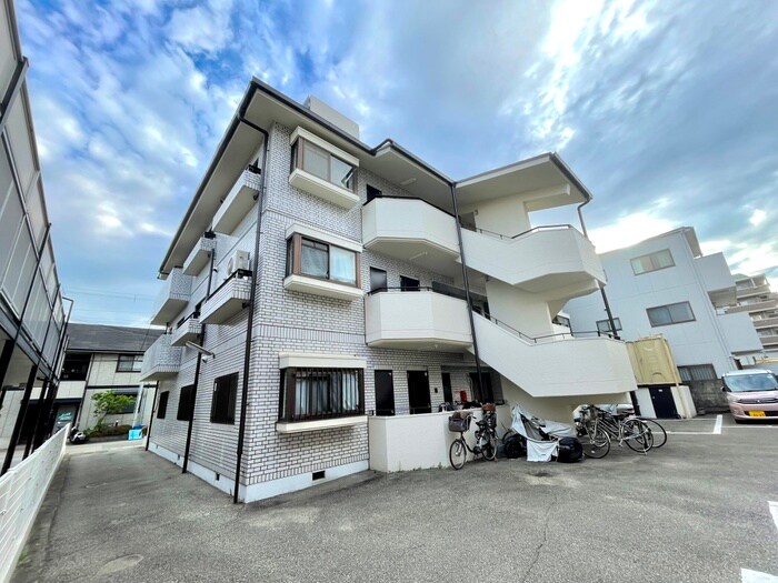 クリスタルパレスの物件外観写真