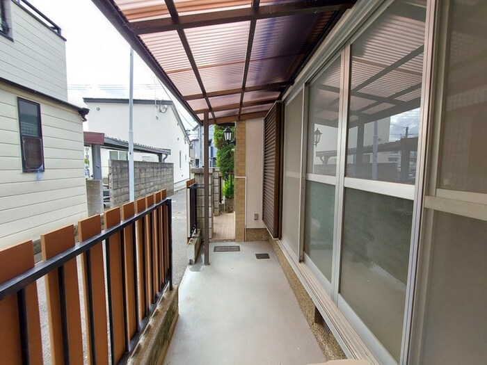 富田丘町テラスハウスの物件外観写真