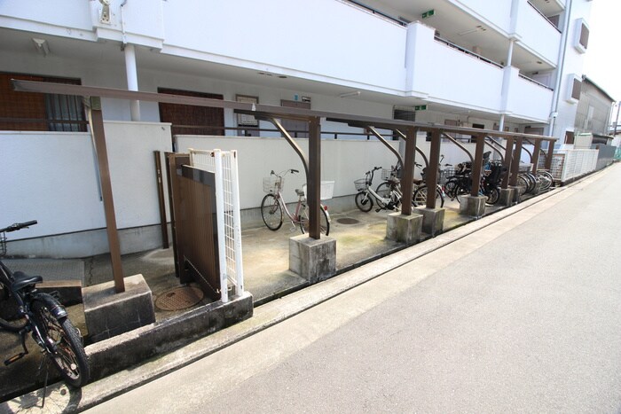 プレオール鳳の物件外観写真