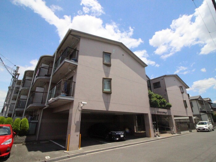 ウエストコートの物件外観写真