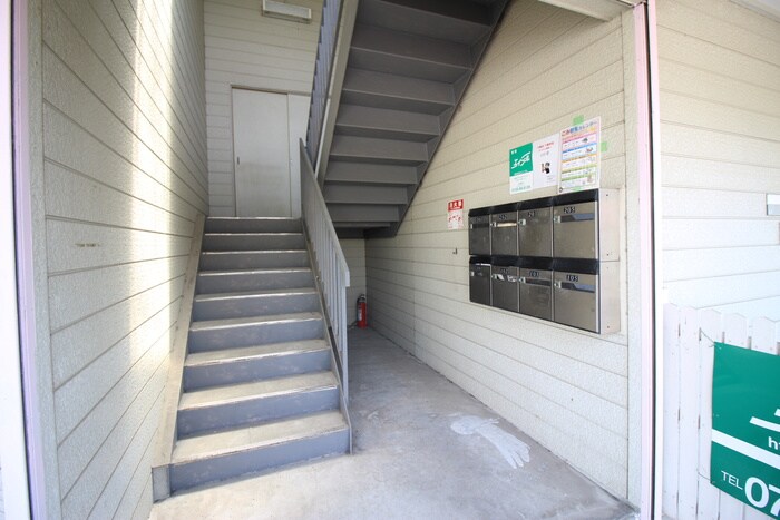 藪下ハイツの物件外観写真