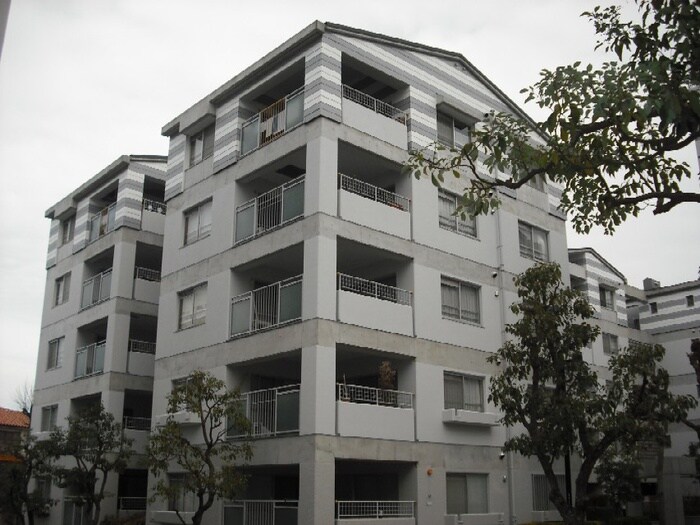 ﾌﾟﾚｽﾃ-ｼﾞ新千里西町３号棟(110)の物件外観写真