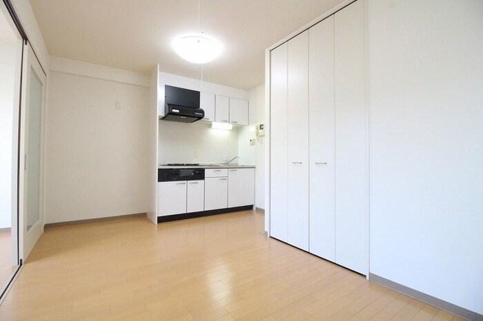 アネシスコ－ト門口の物件内観写真