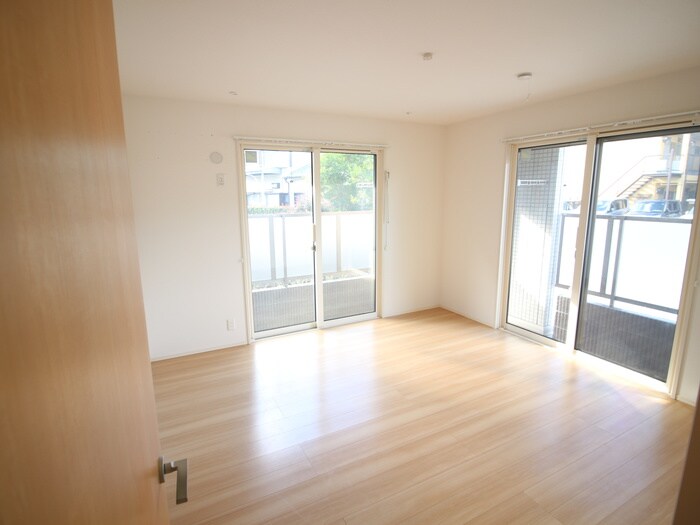 ミストラルコートの物件内観写真