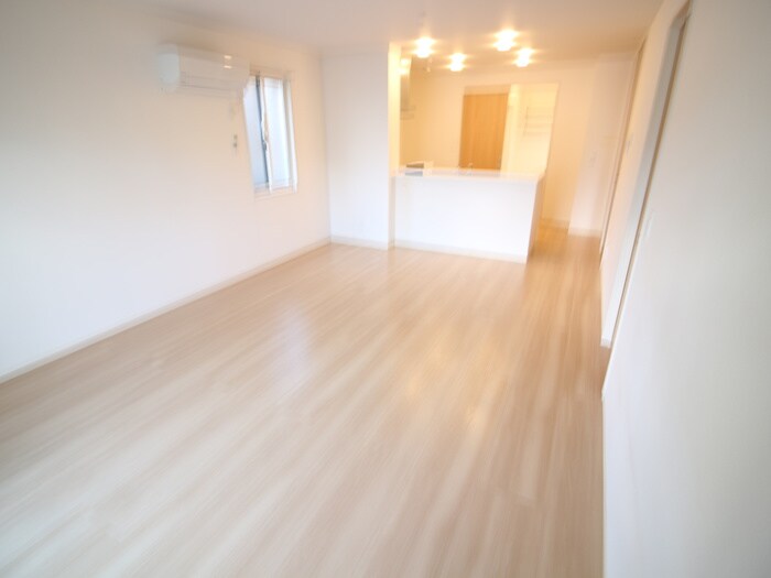 ミストラルコートの物件内観写真