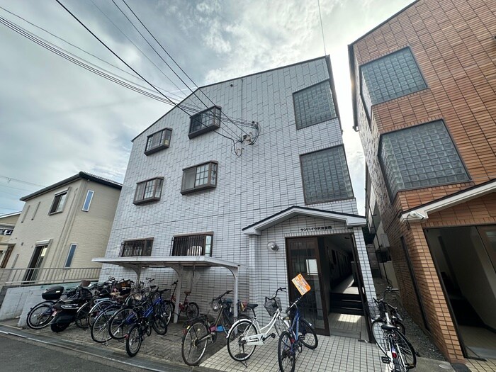 サンハイツ沢良宜西の物件外観写真