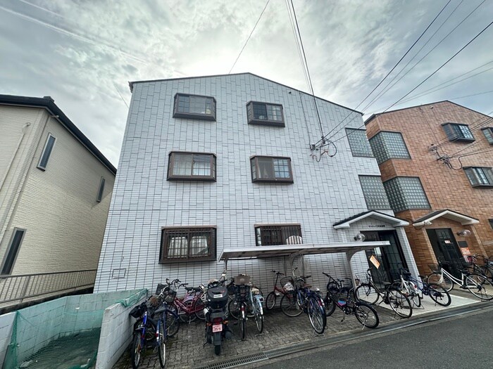 サンハイツ沢良宜西の物件外観写真