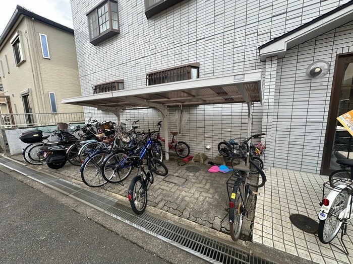 サンハイツ沢良宜西の物件外観写真