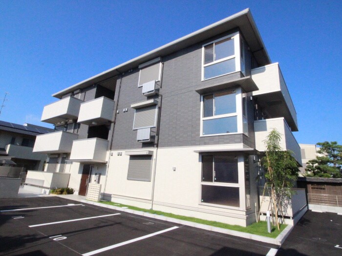 アラモード寺田の物件外観写真