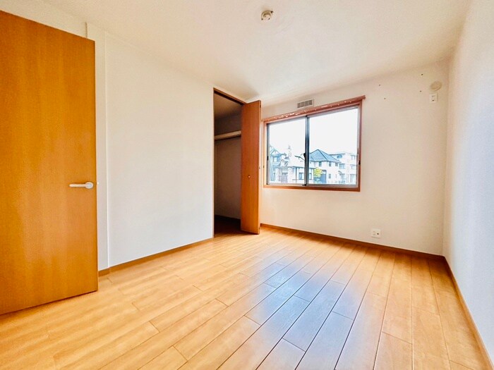 フラッツァ・カルムの物件内観写真