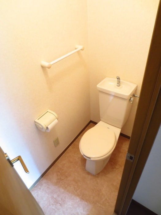 ハイカム－ル上桂の物件内観写真