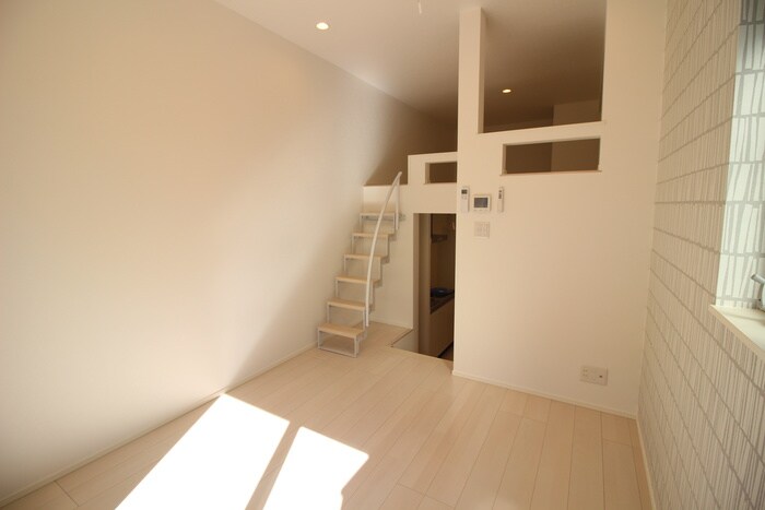 シャイニーサイドの物件内観写真