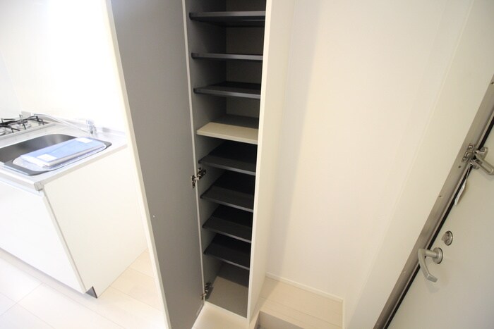 シャイニーサイドの物件内観写真