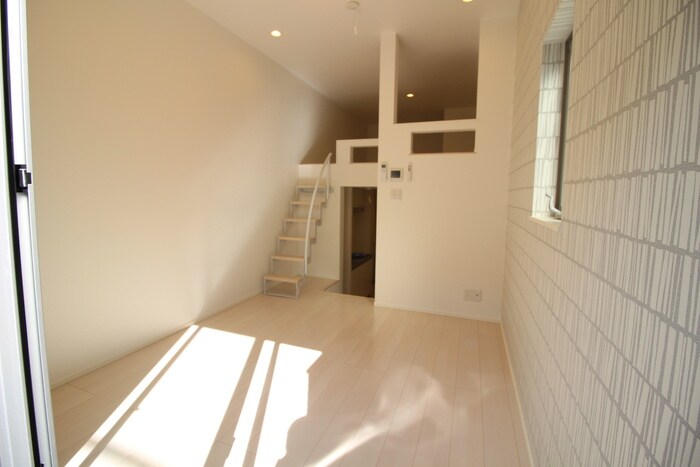 シャイニーサイドの物件内観写真