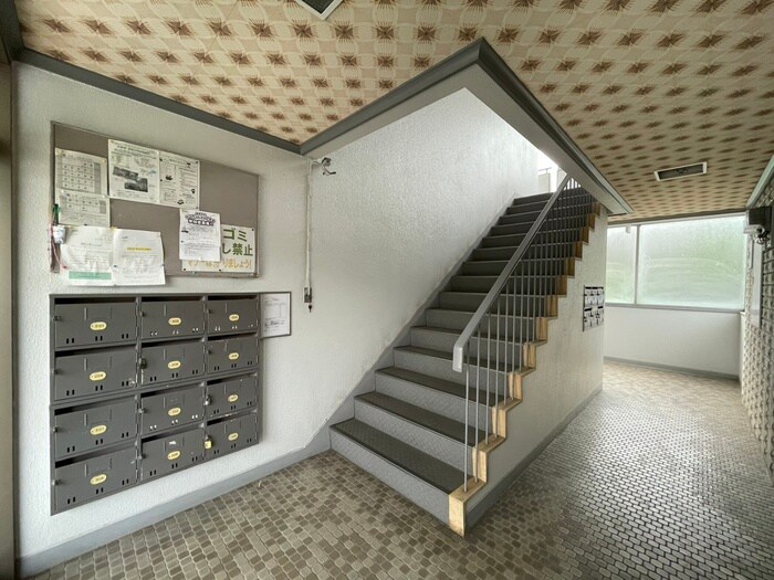 日新ハウスの物件外観写真