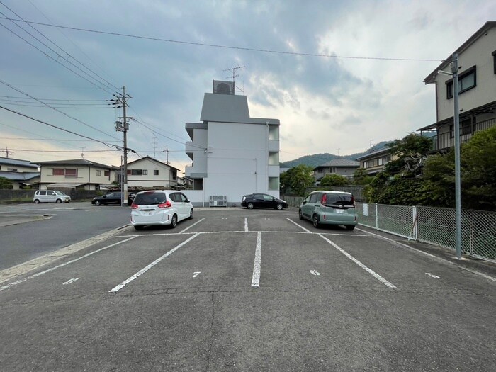 日新ハウスの物件外観写真