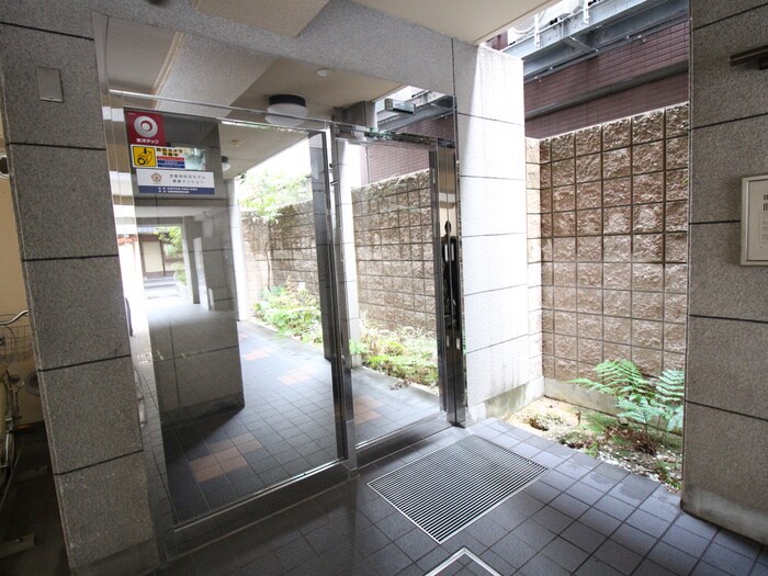 Raffine御所西の物件外観写真