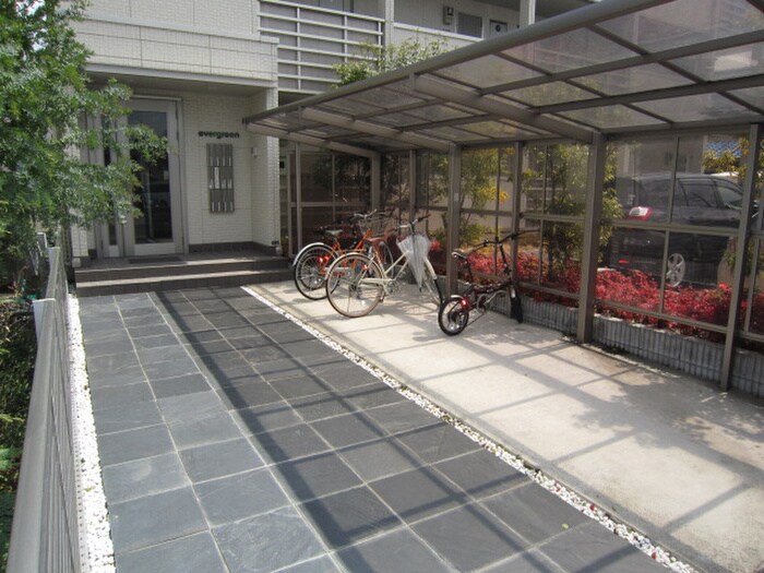 エバ－グリ－ンの物件外観写真