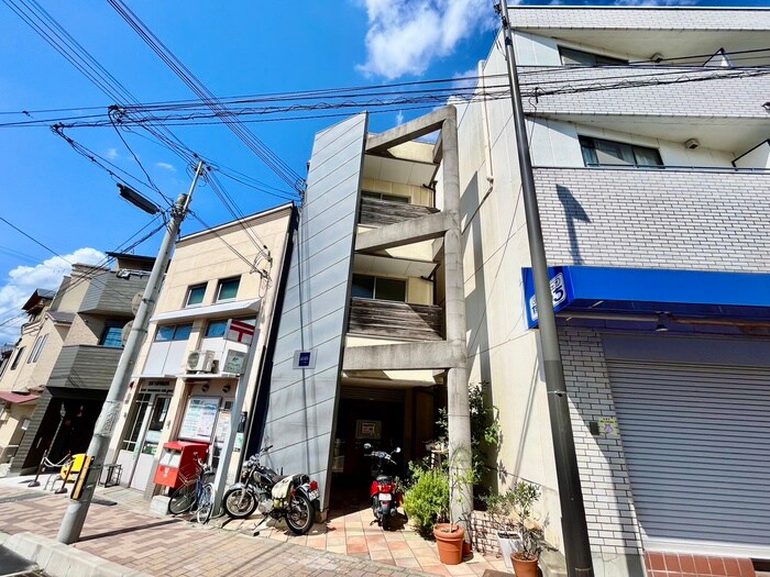 Earth Court清水の物件外観写真