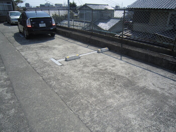 ロイヤル野崎の物件外観写真