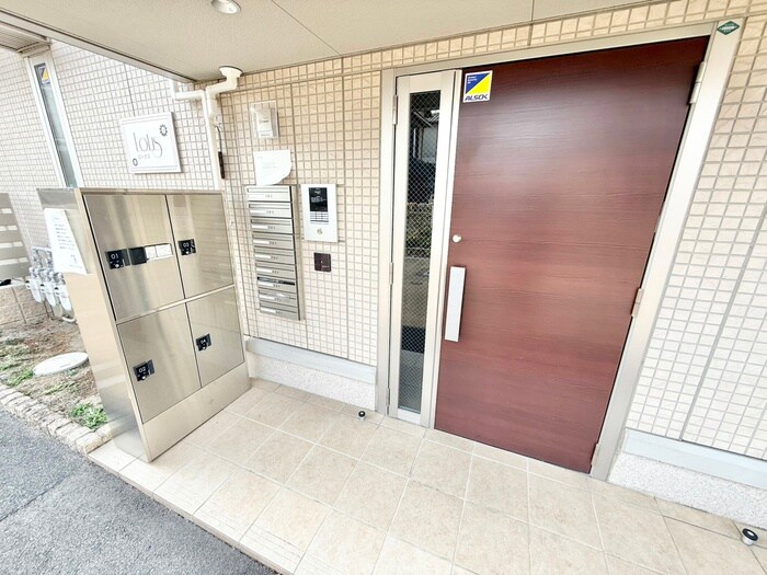 ロータスの物件外観写真