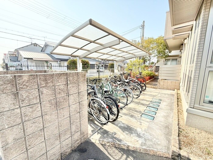 ロータスの物件外観写真