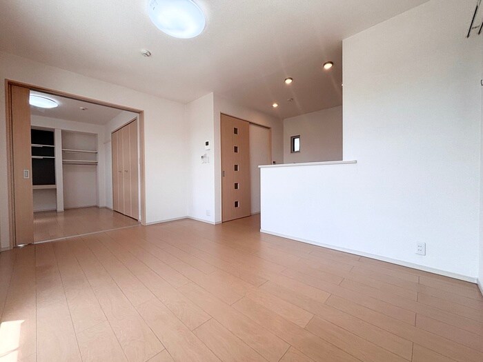 レヴール松ヶ丘の物件内観写真