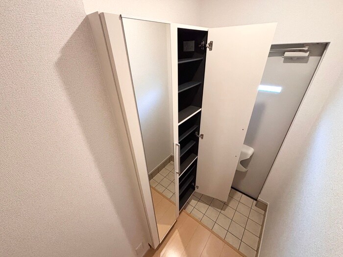 レヴール松ヶ丘の物件内観写真