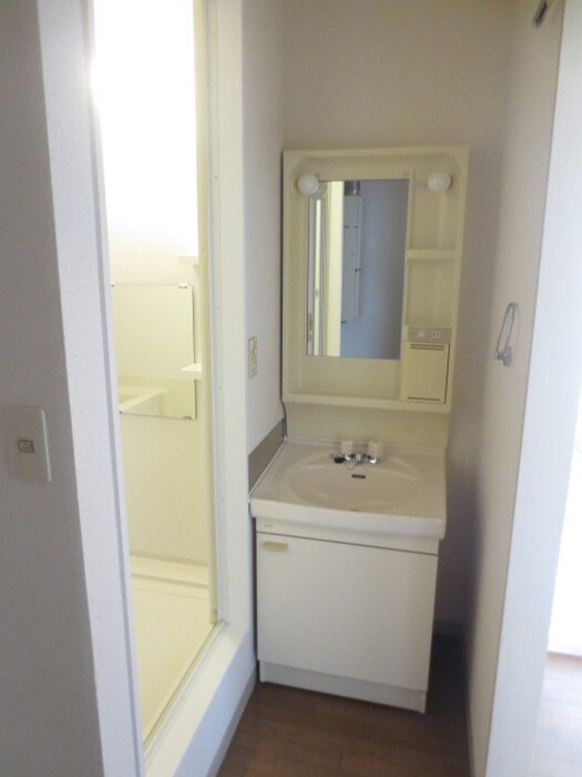 泉美ハイツの物件内観写真