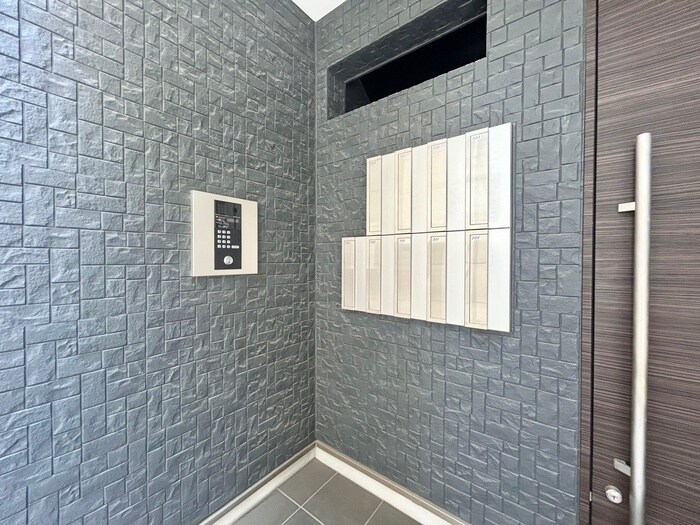 クローバーハイツ鷹合の物件外観写真