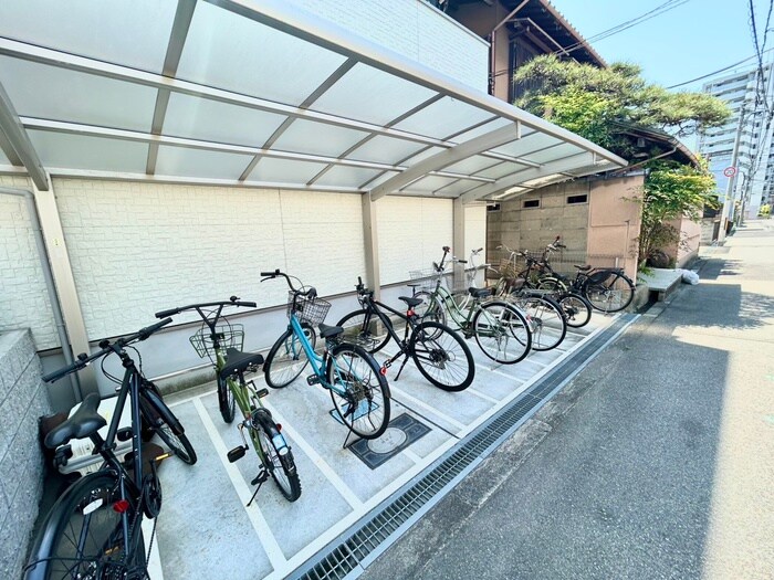 クローバーハイツ鷹合の物件外観写真