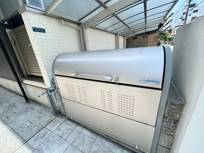 クローバーハイツ鷹合の物件外観写真