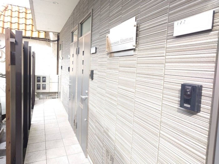 クレバメント太秦の物件外観写真