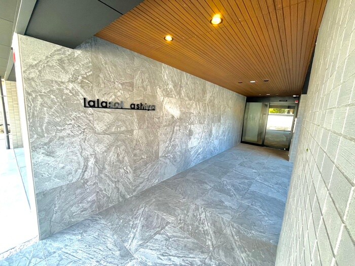 ララソル芦屋の物件外観写真