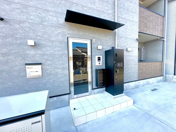 エディフィッシオ椥辻の物件外観写真