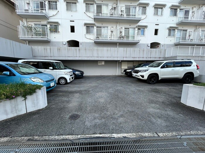 緑地公園ハウス(205)の物件外観写真