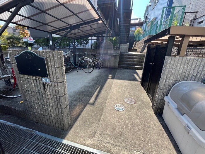 ホークメゾンの物件外観写真