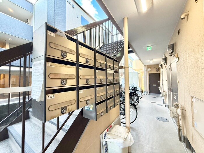 スカイハイツ香里の物件外観写真