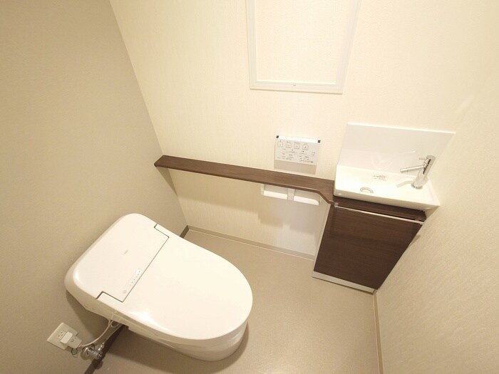 ファルマシアントアロードの物件内観写真