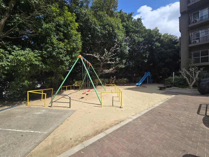 千里中央ﾊﾟｰｸﾋﾙｽﾞB棟（103）の物件外観写真