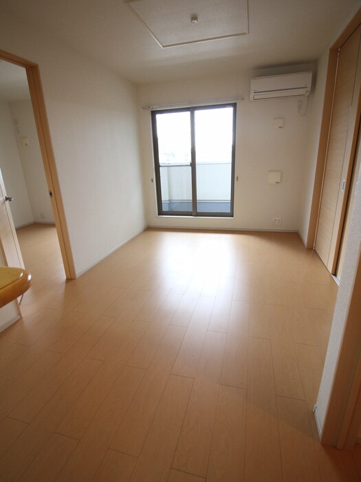 カーサ立部の物件内観写真