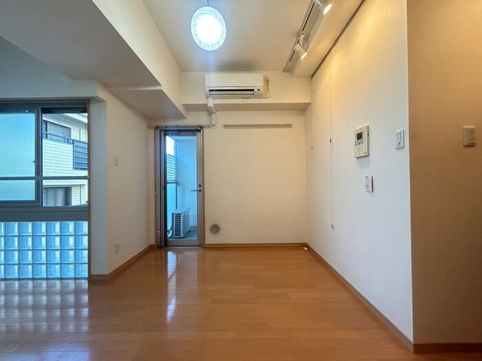 フェミネンス御所西（３０１）の物件内観写真