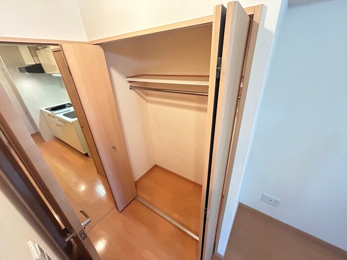 フェミネンス御所西（３０１）の物件内観写真