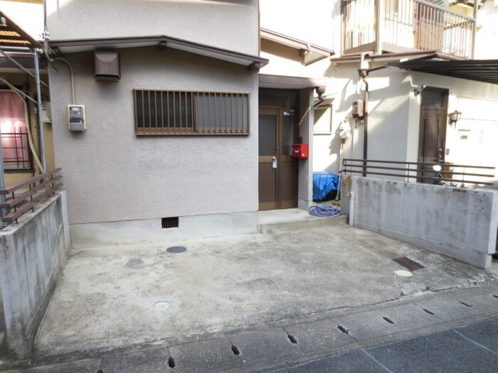 川田山田15-66貸家の物件外観写真